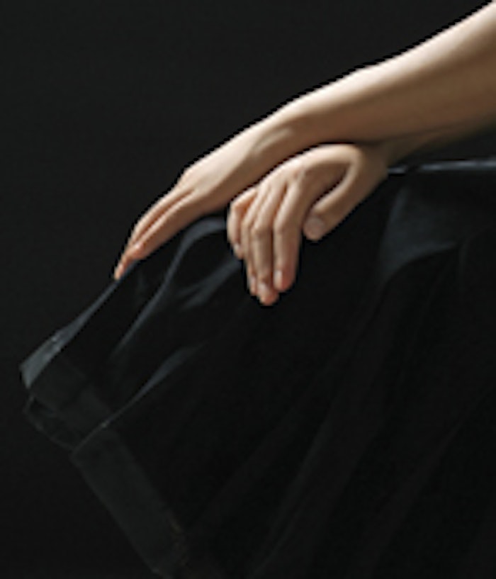 hands_on_knees_dt
