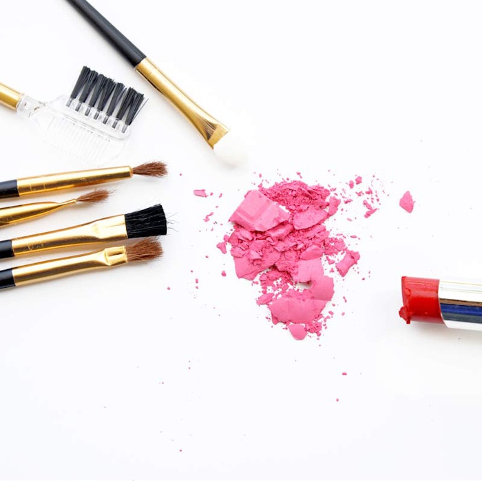 CT1510_Pink_Makeup_Spilled_M