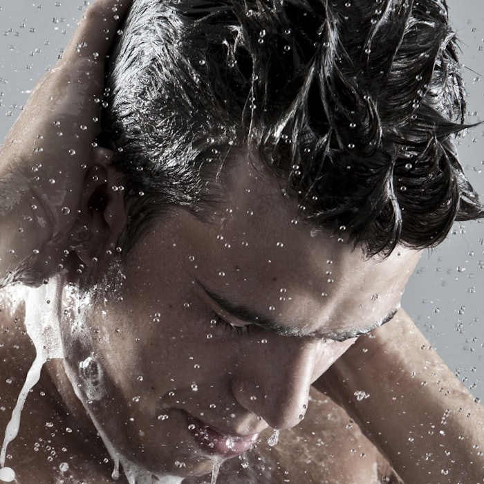 Man-Washing-Hair-800