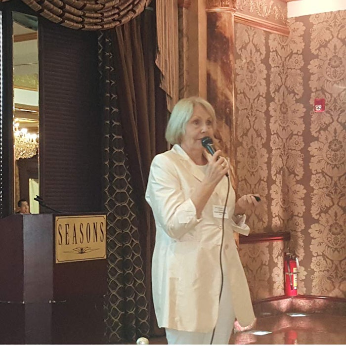 800_CT1511_EStraussman