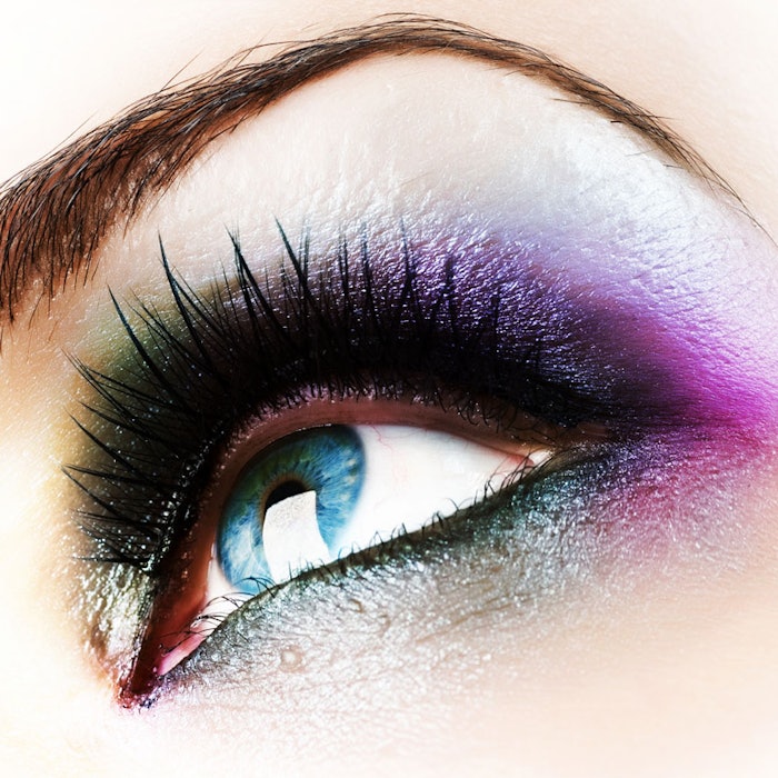 Dramatic-Eye-Makeup-850