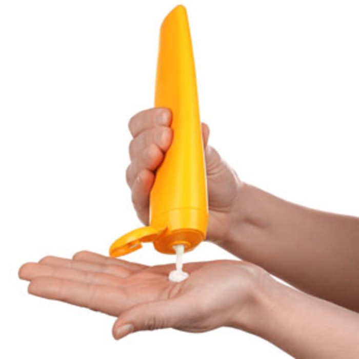 850_SI1508_Sunscreen_YellowTube_T2
