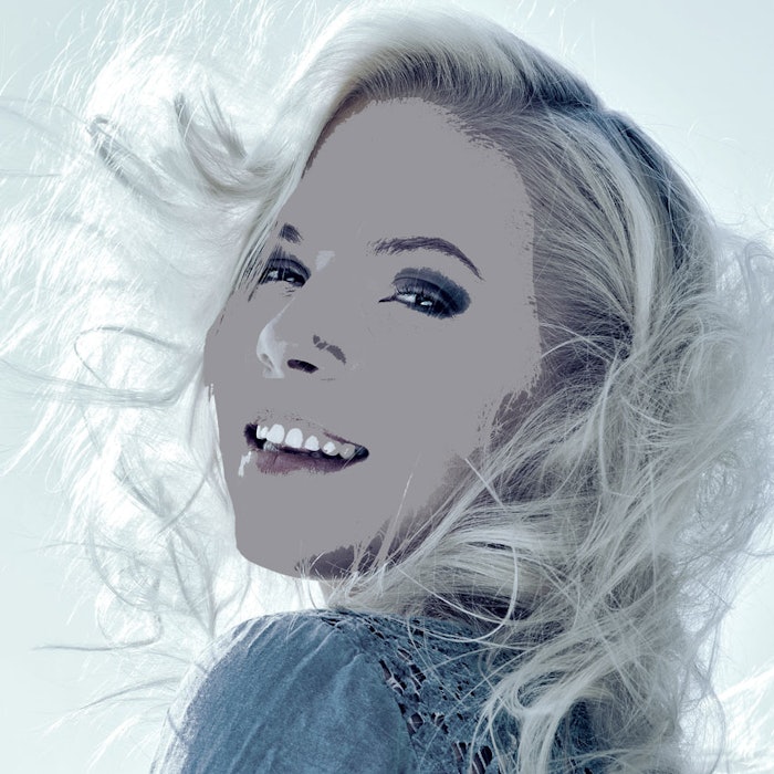 Woman-with-artificial-face-850