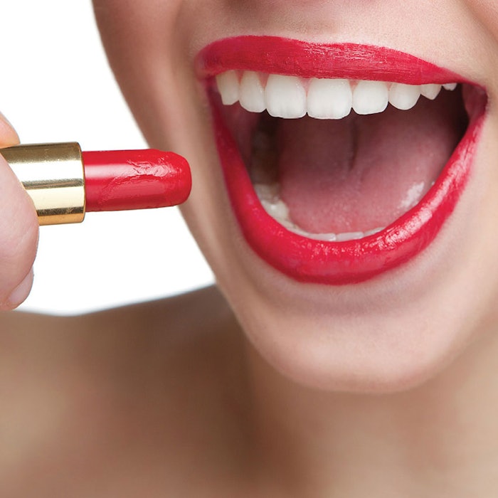 RedLipstickSmile850
