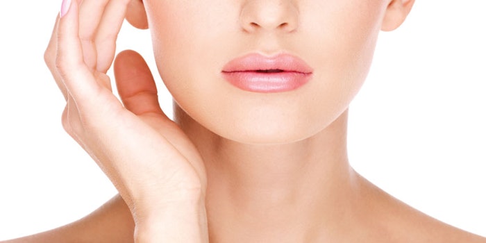 WomanJawlineDecollete850x425