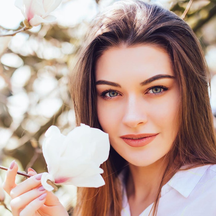 MagnoliaYoungBeautyWoman850