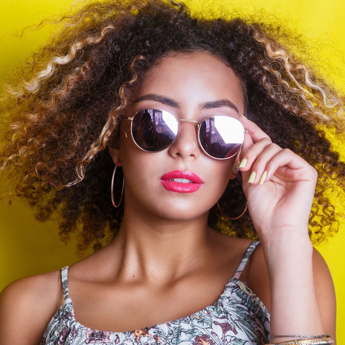 AfricanWomanSunglasses850