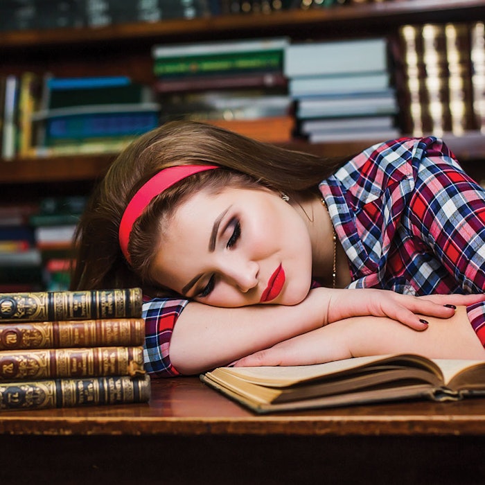 SleepingWomanStudying850