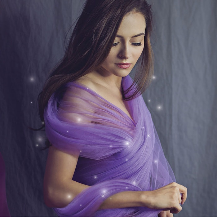 WomanWrapPurpleMagic850