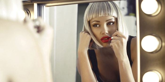 ActressMakeupMirrorLights850x425