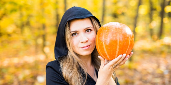 WomanPumpkinFall850x425