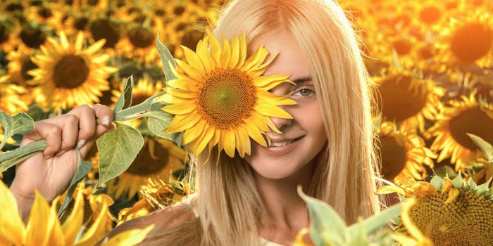 WomanSunflower425