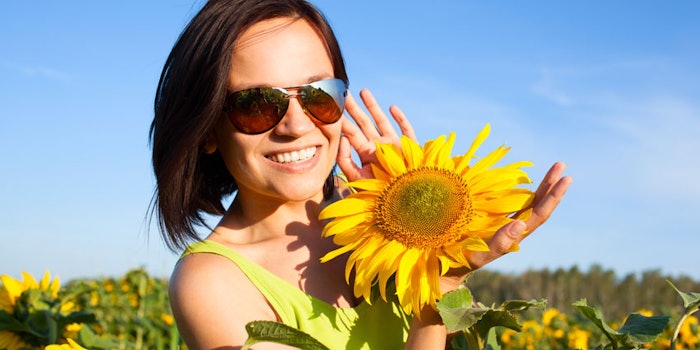 SunflowerWomanFieldSunglasses850x425