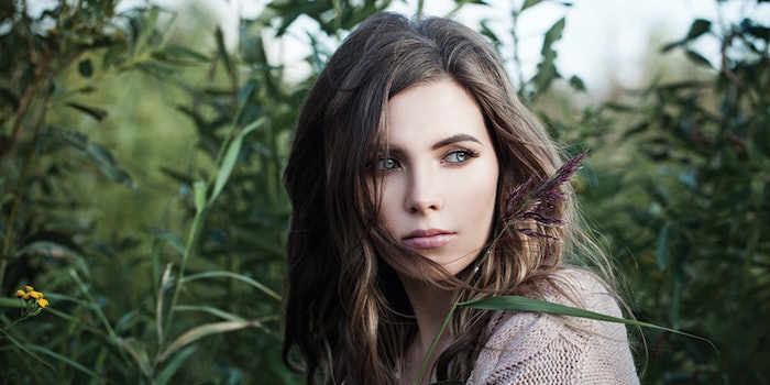 NatureWomanClearEyesCleanBeautyConcept_850x425