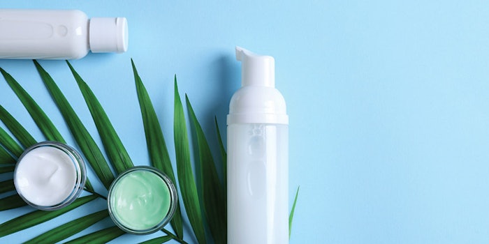 GreenNaturalCleanCosmeticProductDisplay_850x425