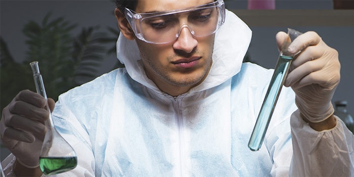 MaleChemistInLabTestingChemicals850x425