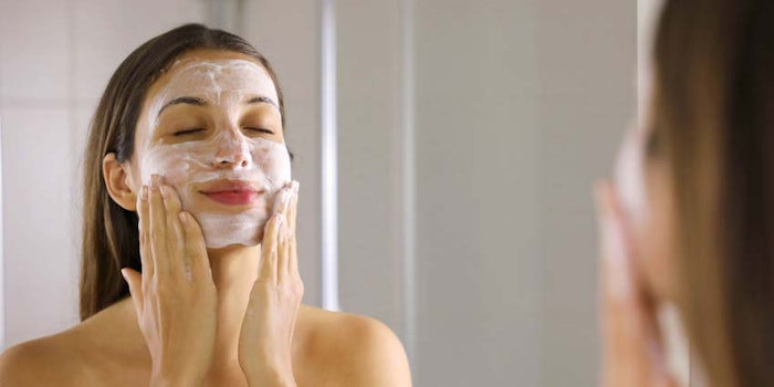 WomanFoamingFacial850x425
