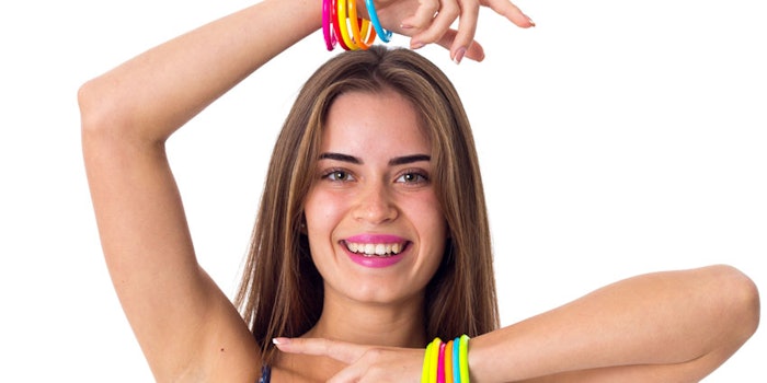 WomanHoldingArmsAroundFace_850x425