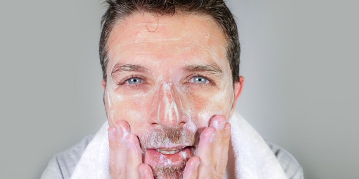 ManWashingFaceandHands_850x425