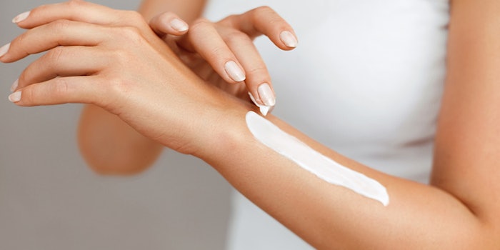 The non-allergenic and anti-inflammatory fragrance can benefit those who suffer with dry skin.