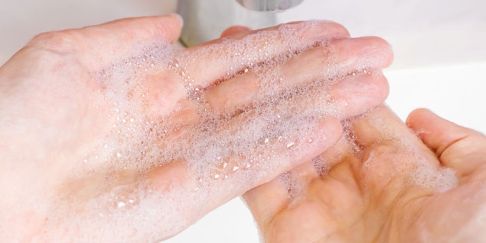 SoapyHandsFoamSinkWashing_850x425