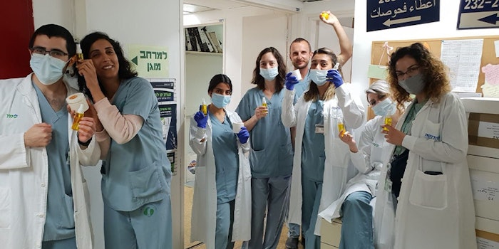 Jojoba Desert donates to the staff of Soroka University Medical Center.