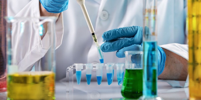 LabSamplesBiologyTestTechnicianGlasswareFluids_850x425