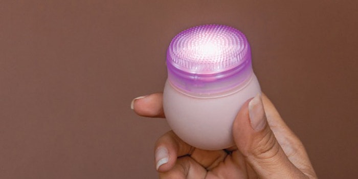 The LED brushes have FDA-approved light in both red and blue. Photo: Vanity Planet's Facebook.