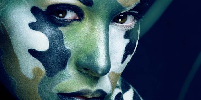 WomanCamouflageMakeupBeautyMilitary_850x425