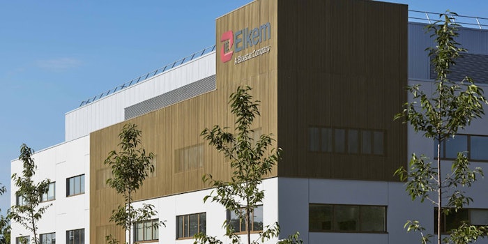 Laboratories, offices and collaborative spaces branch out from a central atrium, the heart of the facility.