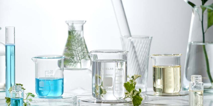 CleanNaturalClearSimpleLookingLiquidsinBeakersChemistryConcept_850x425