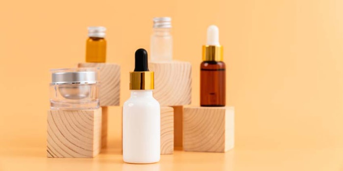 VarietyofBeautyPackagesVialsBottlesWoodNatural_850x425