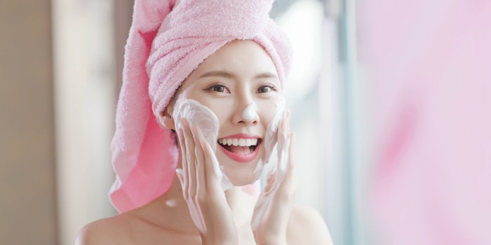 Liponic EG-1 is a multifunctional ingredient that can be used as a humectant, solubilizer, co-emulsifier and skin conditioning agent.