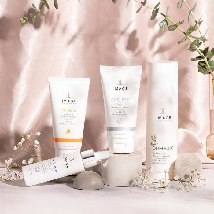 La Facialist Bundle Pdp 04 700x (1)