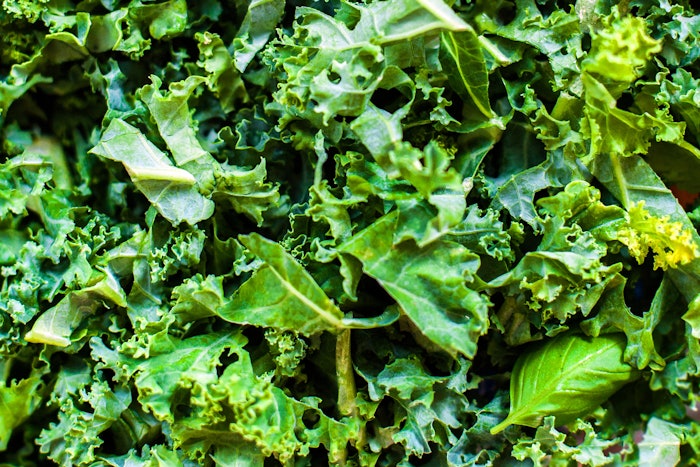 Kaempferol is a flavonoid with health-promoting properties found in tea, fruits and vegetables, especially rich in green leafy vegetables such as spinach and kale.