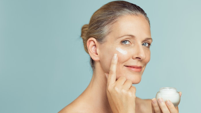 The study showed a synergistic effect when 4-hexylresorcinol and niacinamide were combined for treatment of aging skin.