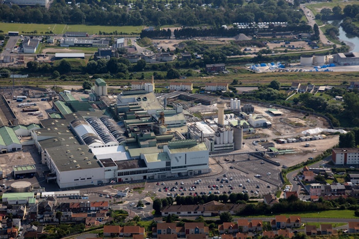 The progressive electrification of its seven melting furnaces in France, Spain, the United States and South Korea will reportedly allow Verescence to reduce its CO2 emissions by 40% by 2034 (scopes 1 and 2).
