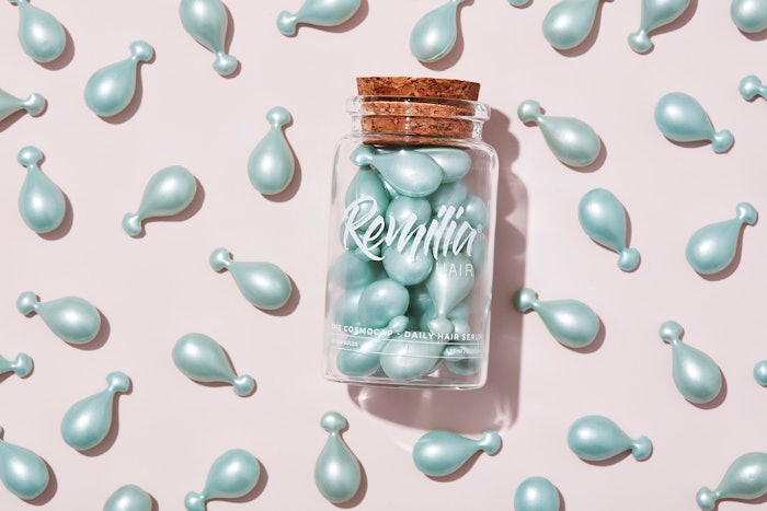 The Cosmocap has 30 capsules filled with a leave-in hair serum to increase hair shine and reduce frizz and breakage.