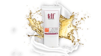 TDF Blu Viole Sunscreen specifically protects the skin from not only sun damage but blue light as well, preventing hyperpigmentation, melasma and brown spots.