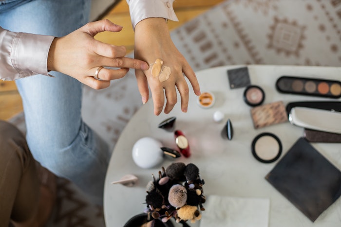 There are 1,700 searches on average every month for color correcting foundation, which is very low volume relative to other searches for makeup products, but a growth of +113.9% in searches since last year.