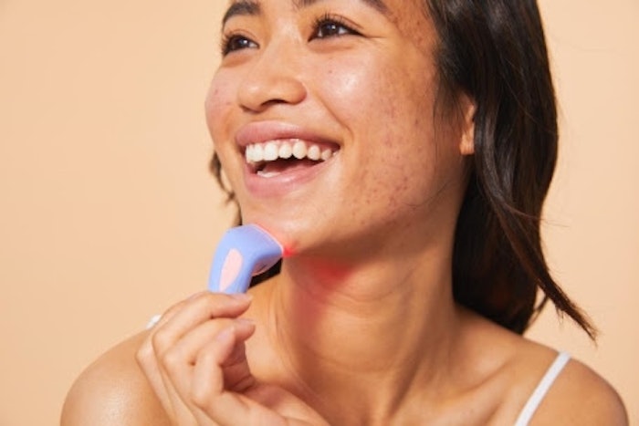 Bye Acne is a portable acne spot treatment that treats mild to moderate acne with red and blue light therapy.