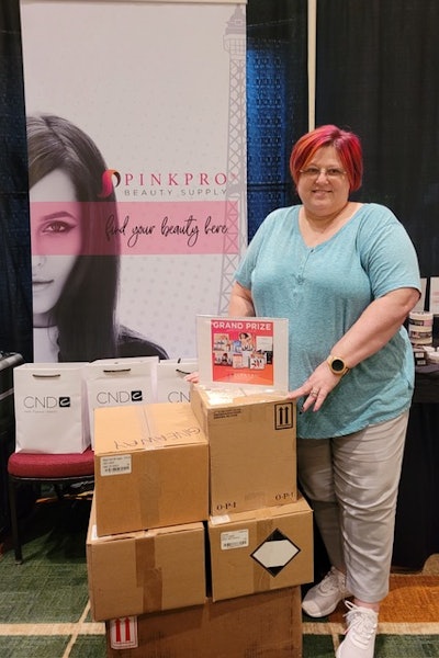 Grand Prize winner Ohio nail tech Samantha Parsons