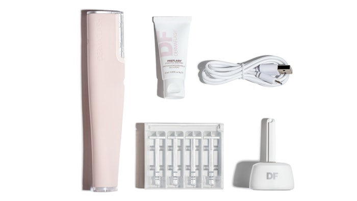 DERMAFLASH LUXE+ increases product penetration and enhances the efficacy of skin care and treatments that follow.