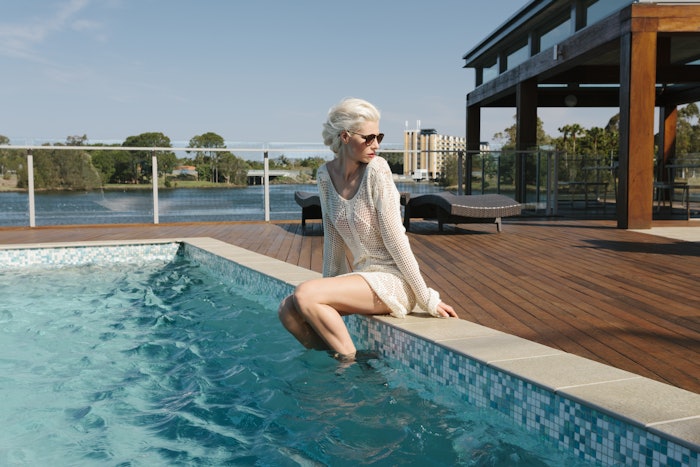 According to new NPD data, U.S. households with annual incomes of more than $100,000 boosted their beauty spend by 14% in the first half of 2022, totaling almost $9 billion.