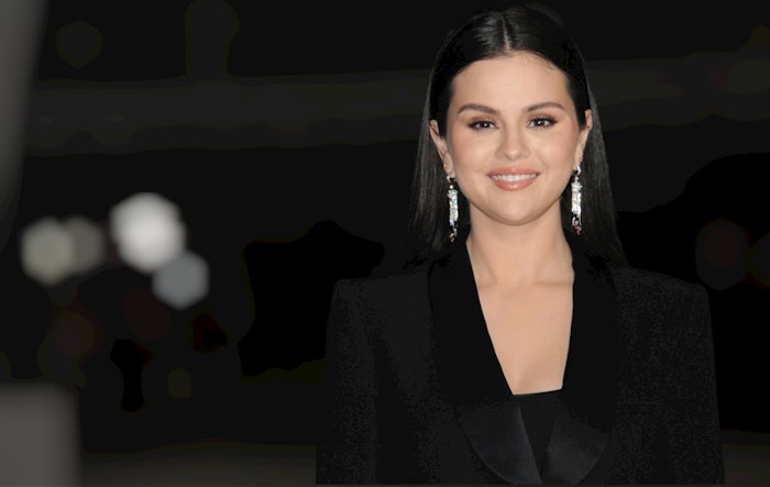 Selena Gomez sported a simple yet chic manicure by Tom Bachik at the 2nd Annual Academy Museum Gala