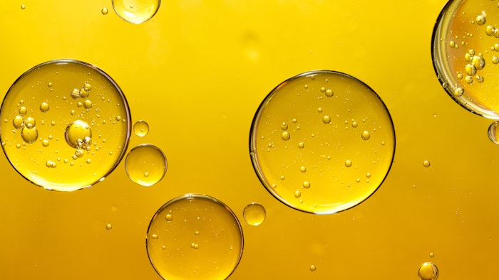 U-Oliosome uses nanometer-sized inverted micelles to deliver active ingredients more deeply. The encapsulated formula allows the preservation of stable active ingredients and the penetration of poorly soluble or hydrophilic active substances.