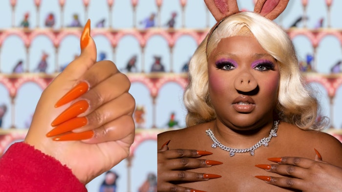 Lizzo sports Miss Piggy-inspired nails for Halloween