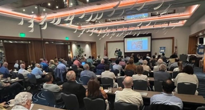 A full room of attendees for the 105th Annual Convention conference sessions.