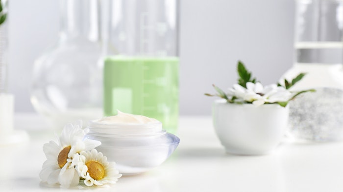 14 healthy volunteers aged 23-45 years old participated in a double-blind study and were advised to use microbiome supporting (MS) products on one cheek and benchmark (BM) products on the other cheek daily for three weeks.