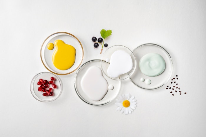 AquaLipids are not chemically modified, moreover, they mix with water without solubilizers, enhancing skin compatibility and reducing the foaming sensation during application.